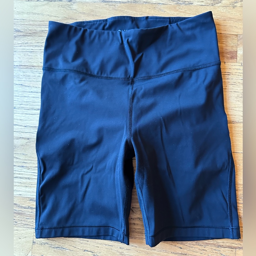 Athleta Ultimate Stash 7 inch pocket short small
